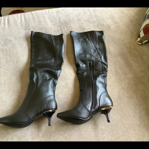Ladies leather boots - Picture 1 of 4